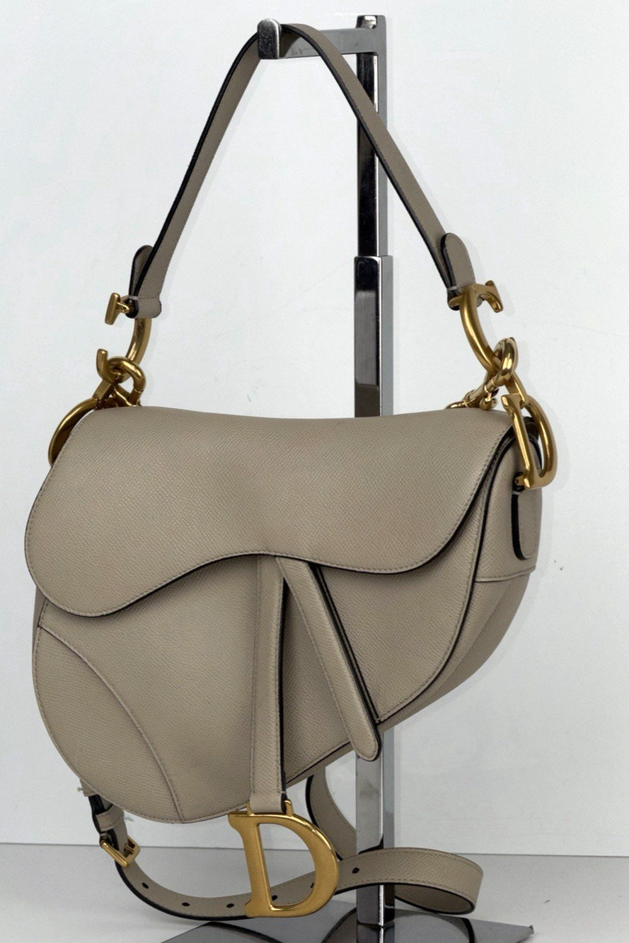 Christian Dior Saddle Medium Bag in Warm Taupe Grained Calfskin Leather 2023 E-3